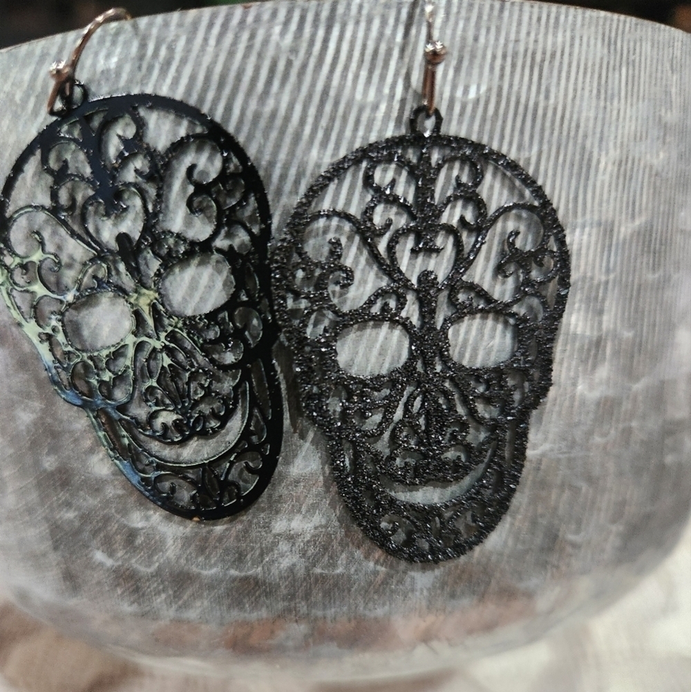Halloween Black Carved Skull Design Dangle Earrings - Picture 3 of 5
